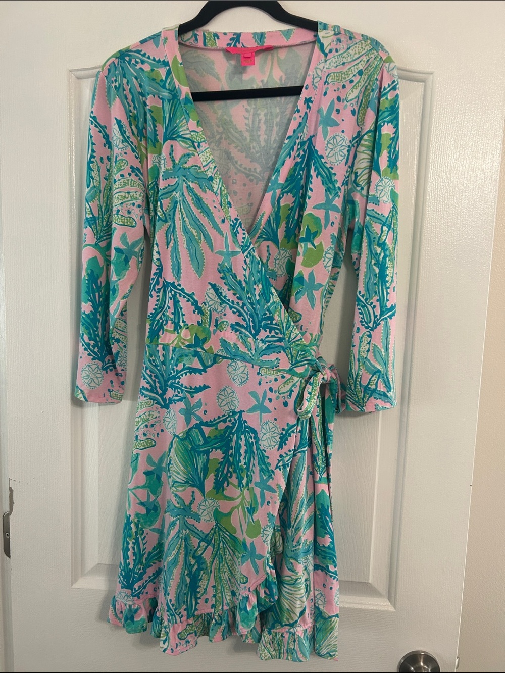 Lilly Pulitzer Jessalynne Romper pink aqua ruffle size large wrap hidden shorts
